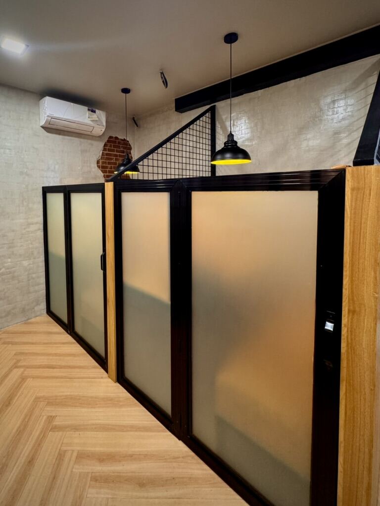 Private cubicle entrance at Kataid